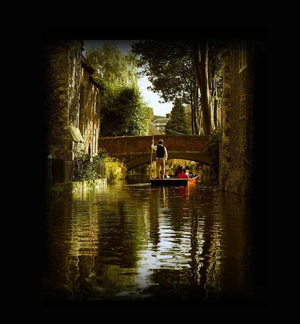 Shared punting tour on the River Stour